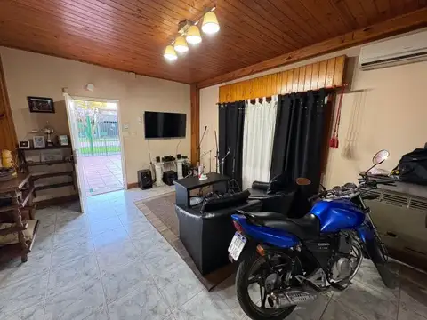Casa 5 ambientes con 1 baño