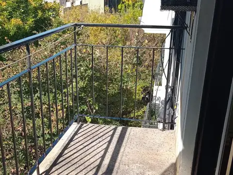 EXCELENTE MONOAMBIENTE EN ALQUILER EN BALBANERA, CON BALCON AL FRENTE, COCINA INDEPENDIENTE, BAÑO COMPLETO, UBICACION INMEJORABLE, TERRAZA UTILIZABLE..