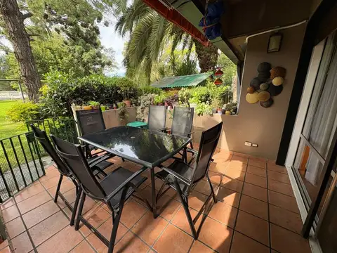 VENTA - DEPTO TIPO CASA 3 AMB  - con jardín