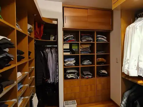 Excelente Piso 3 ambientes con 2 cocheras 