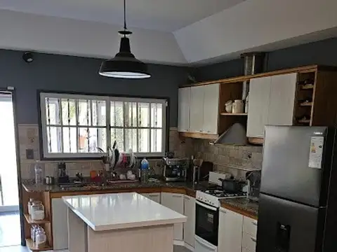 Casa en Venta en Castelar Norte, USD 350.000