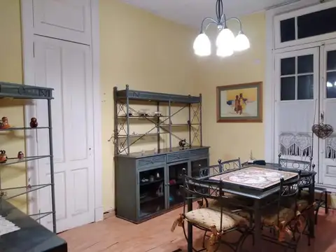 Venta. Casa. 5 ambientes. Terraza. Estomba 1000.