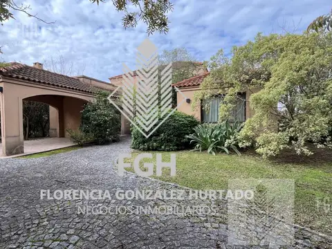 Casa en  venta Barrio Santa Catalina Villanueva