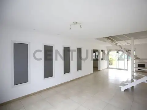 Casa en Alquiler de 3 dormitorios
