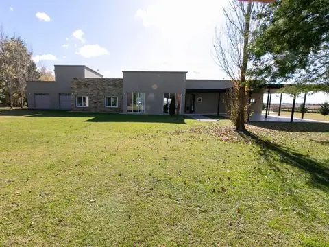 CASA 6 AMB  CHASCOMUS BARRIO CHACRAS LAGUNA VITEL