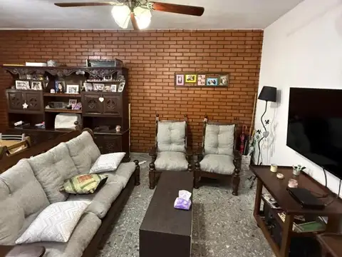 Casa 4 ambientes con 1 baño