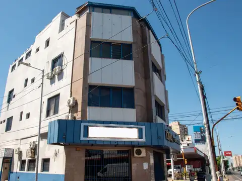 Avenida Hipólito Yrigoyen 2000