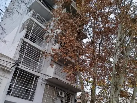 VENTA AMPLIO Y LUMINOSO DEPARTAMETNO UN DORMITORIO