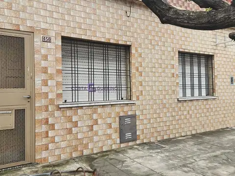 Casa de 3 ambientes con patio y terraza