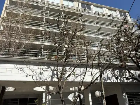 19 De Marzo 800, Piso 5°