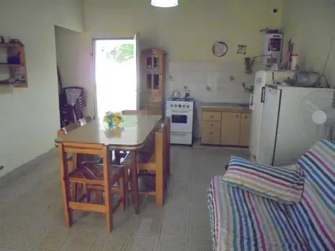 Casa 2 ambientes con 2 baños
