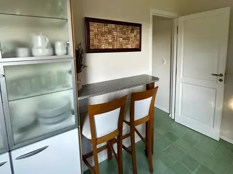 Excelente Casa con Pileta frente al Mar