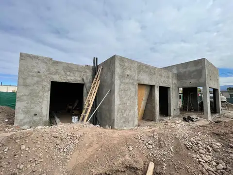 Casa en Venta - Bº La Quebrada - Lujan