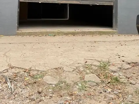 Casa 5 ambientes con 1 baño