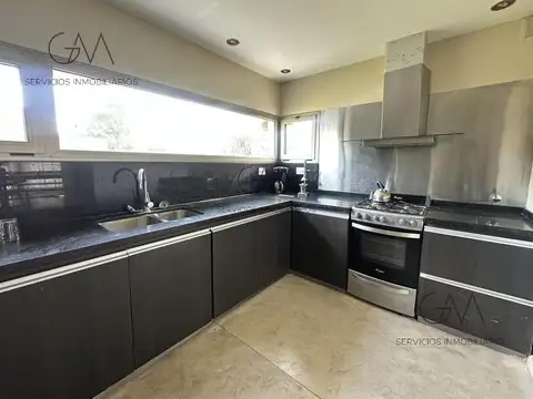 Casa en Alquiler de 3 dormitorios