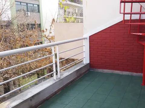 Villa Crespo (R.Velasco 719)  2 amb en dúplex c/ amplio Balcón y Terraza propia. Bajas Expensas!