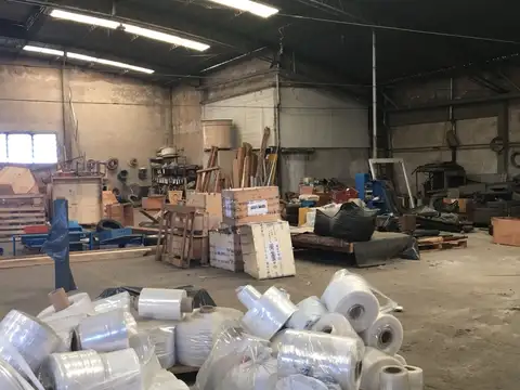 Galpon en Venta 50  mts Fondo