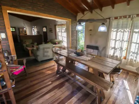 Casas en venta Villa Elisa, 2 dormitorios, con parque