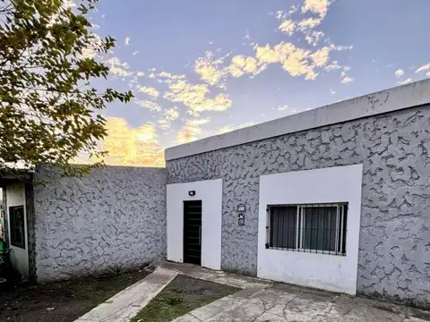 Casa de 3 ambientes en Francisco Álvarez, Moreno.