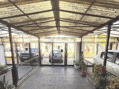 San Lorenzo al 2800 entre Independencia y Esmeralda