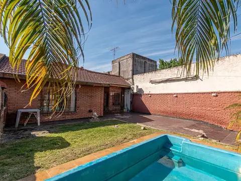 CASA 3 AMBIENTES VILLA BALLESTER JARDIN COCHERA