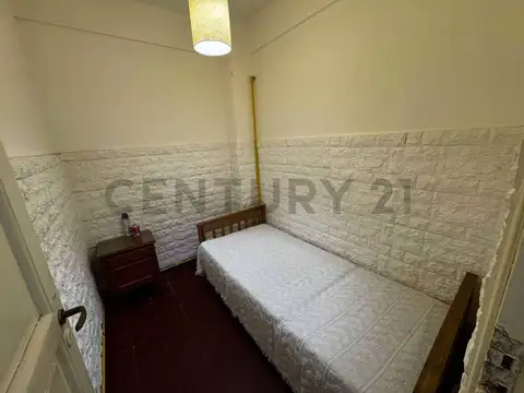Departamento de 3 ambientes con dependencia zona Centro