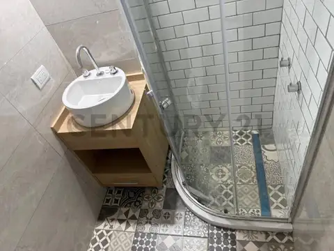 Dean Funes 16 100, Piso 1