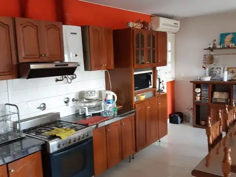 Casa 3 ambientes con 2 baños