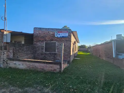 Terreno con vivienda en construcción-sobre Ruta 11