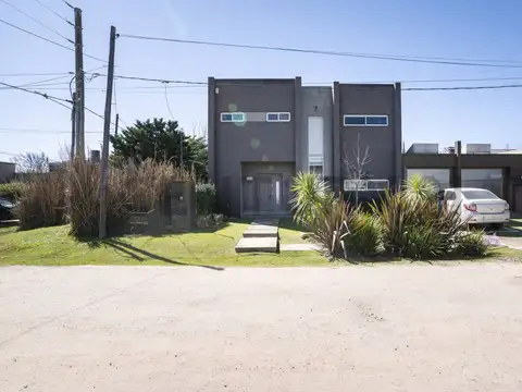 Casa en venta 3 dormitorios El Quimilar