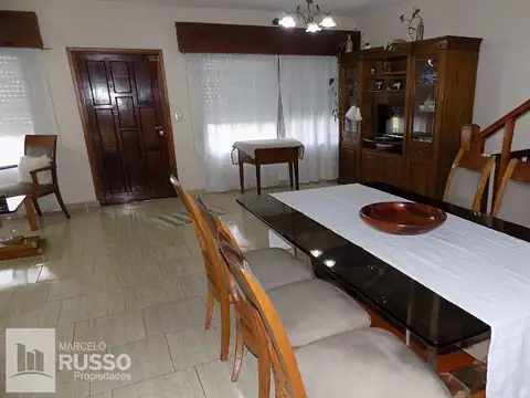 Casa 4 ambientes con 3 baños