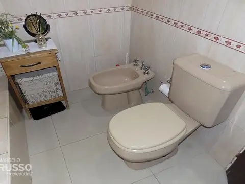 EXCELENTE CHALET 5 AMBIENTES – VILLA CLUB