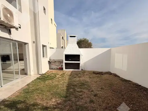 Depto Tipo Casa en Venta en Neuquen, USD 180.000