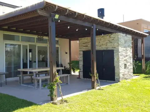 Casa en Venta en Costa Esmeralda, USD 265.000