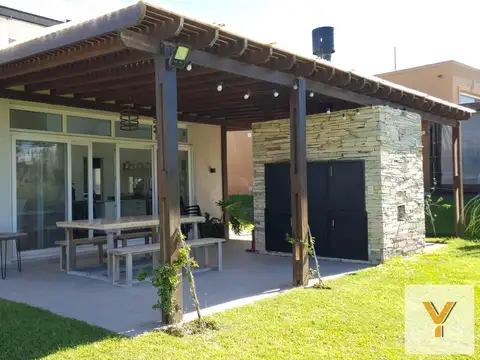 Casa en Venta en Costa Esmeralda, USD 250.000