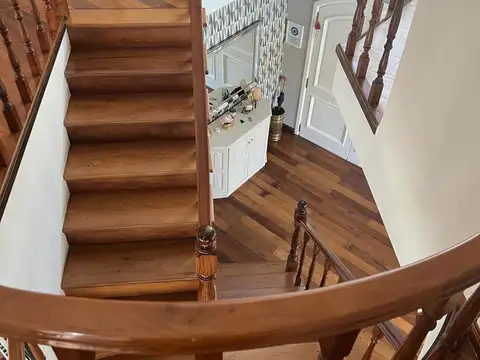 Casa 6 ambientes con 4 baños