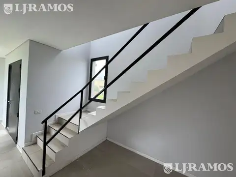 Casa en Alquiler al Este