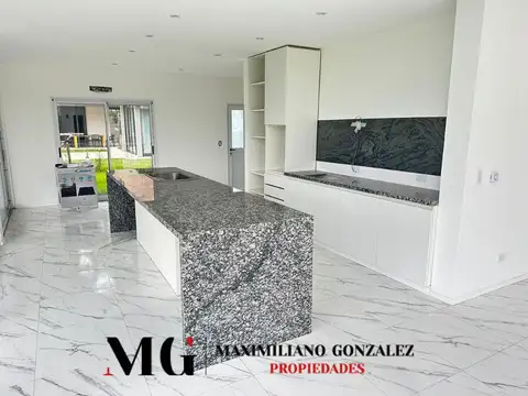 Casa en venta 5 ambientes Terralagos
