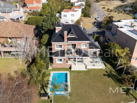 Casa en Alquiler en el Barrio Las Glorietas 6 ambientes Nordelta