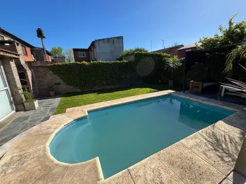 Casa 5 ambientes con 1 baño