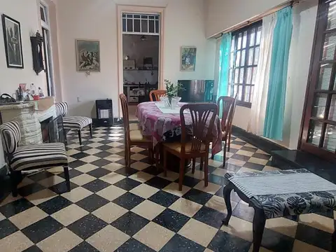 Depto Tipo Casa 3 ambientes con 2 baños
