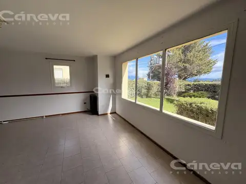 Casa con parque y cochera