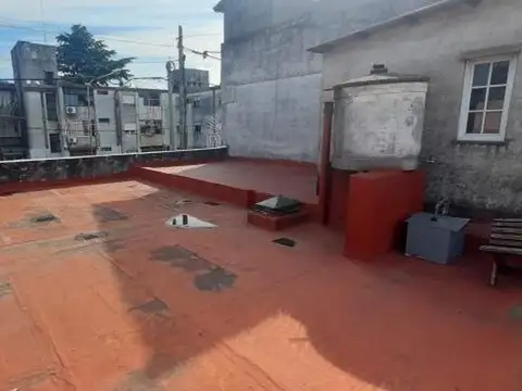 Casa en venta - 3 Dormitorios 2 Baños 1 Cochera - 200Mts2 - Lomas del Mirador, La Matanza