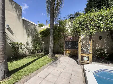 Casa 5 ambientes con 2 baños