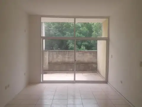 San Lorenzo 3500, monoambiente, 35 m2, balcón, ascensor.-