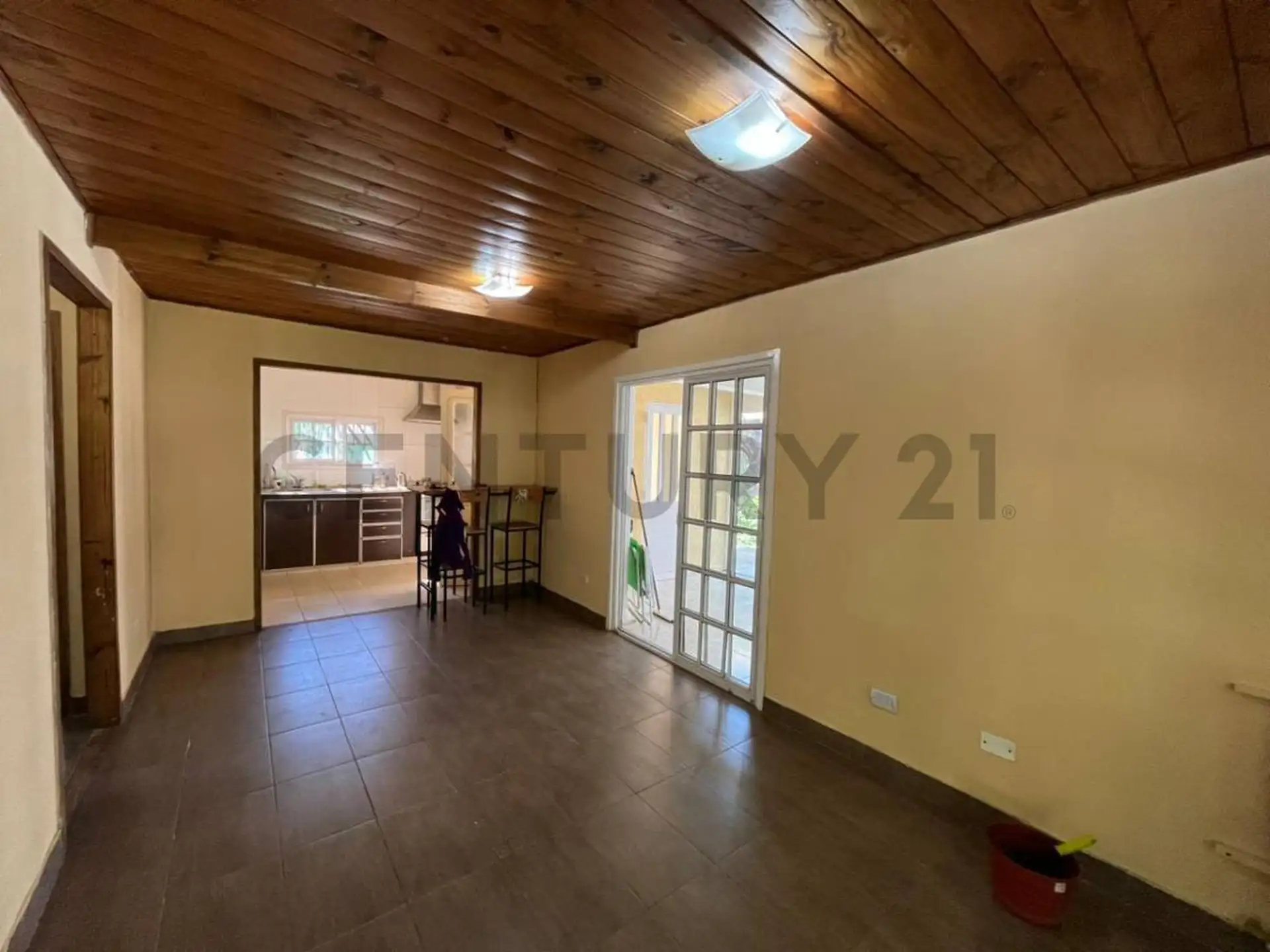 Casa de 4 ambientes con gran parque Bario El Sosiego