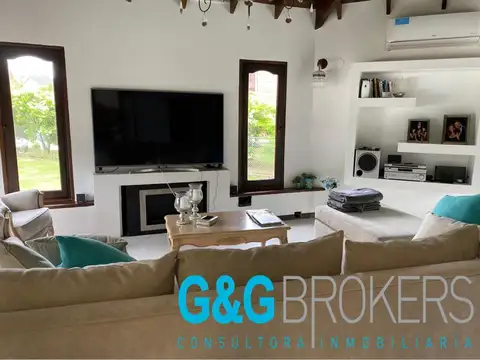 Casa 6 ambientes con 3 baños