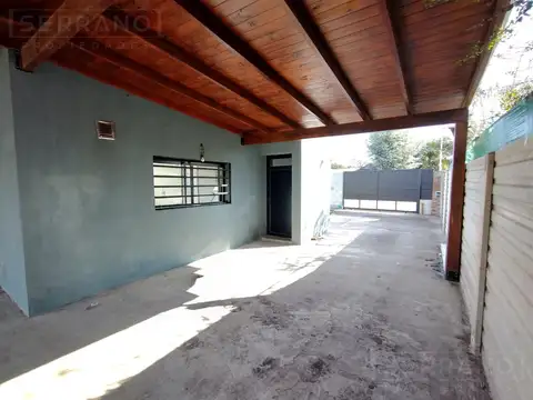 Casa 4 ambientes con 2 baños