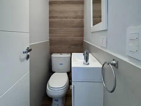 Depto Tipo Casa en Alquiler de 4 ambientes