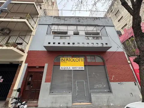 EXCELENTE LOCAL CON EXCELENTE UBICACION Y SALIDA A LA CALLE EN ALQUILER EN VILLA CRESPO